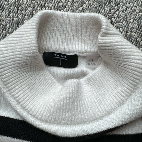 TAHARI Black & White Pullover Stripe Sweater w/ Thick Stitch Decal - Large - Picture 6 of 11